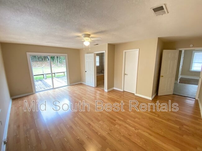 Building Photo - 925 N Belvedere Blvd