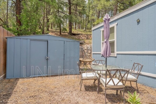 Building Photo - 766 E Zuni Dr