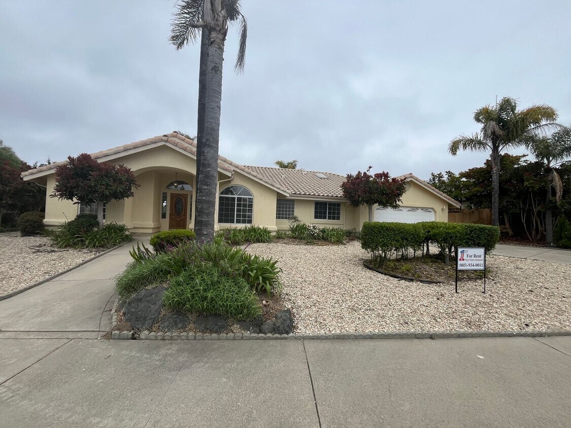 Foto principal - 2825 Cathedral Ln