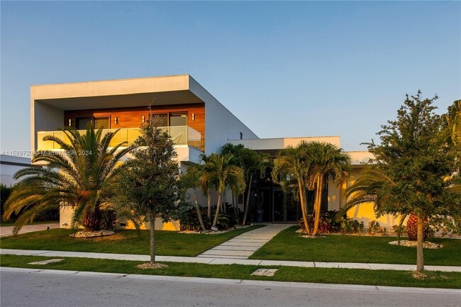 Building Photo - 16509 Botaniko Dr N