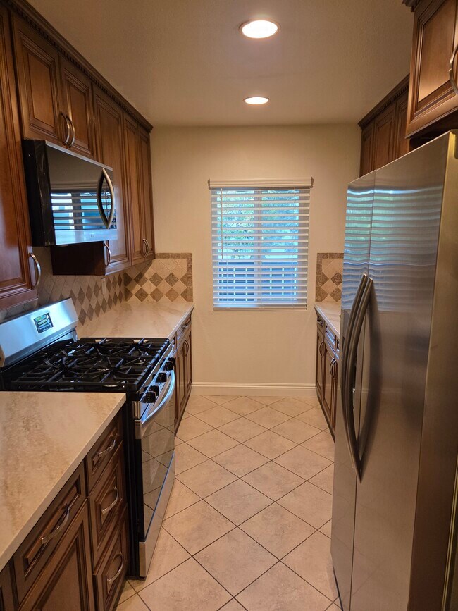 Kitchen - 18645 Hatteras St