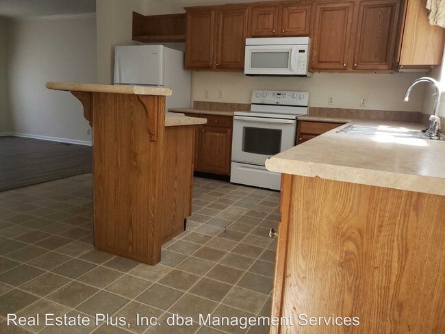 Building Photo - 3 br, 2 bath House - 175 Hillmont Road