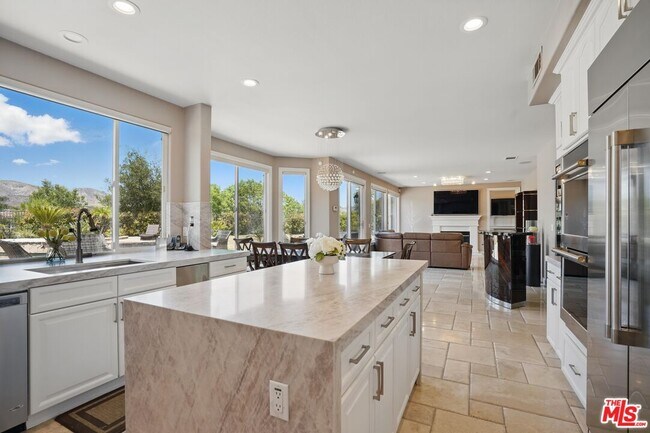 Foto del edificio - 4040 Leighton Point Rd