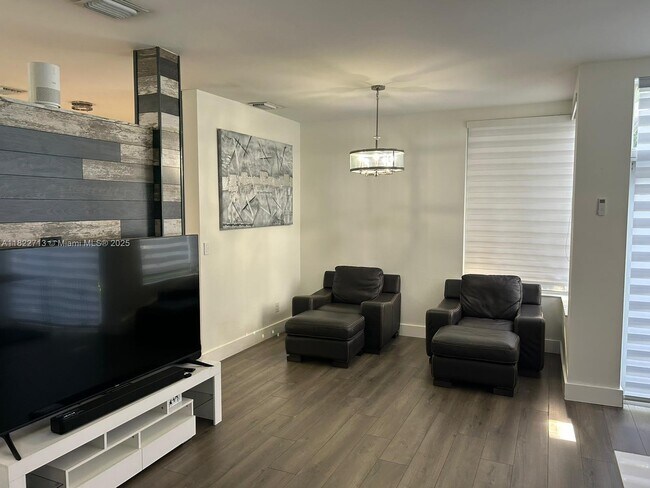 Foto del edificio - 3065 N 36th Ave