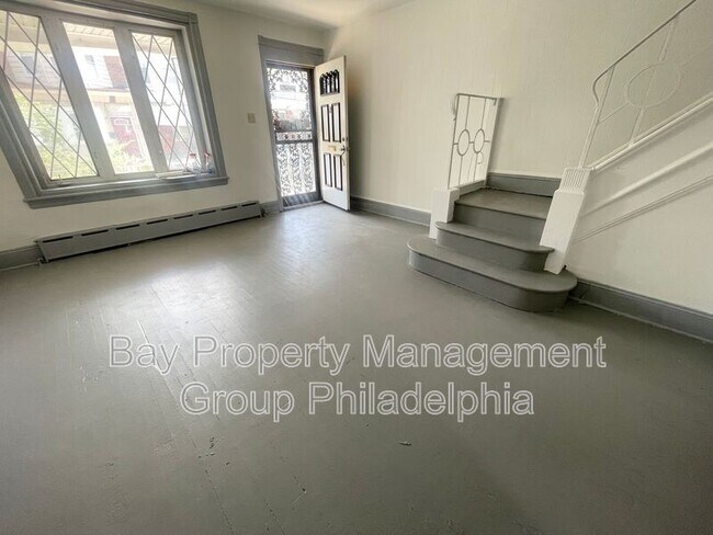 Foto del edificio - 5813 Montrose St