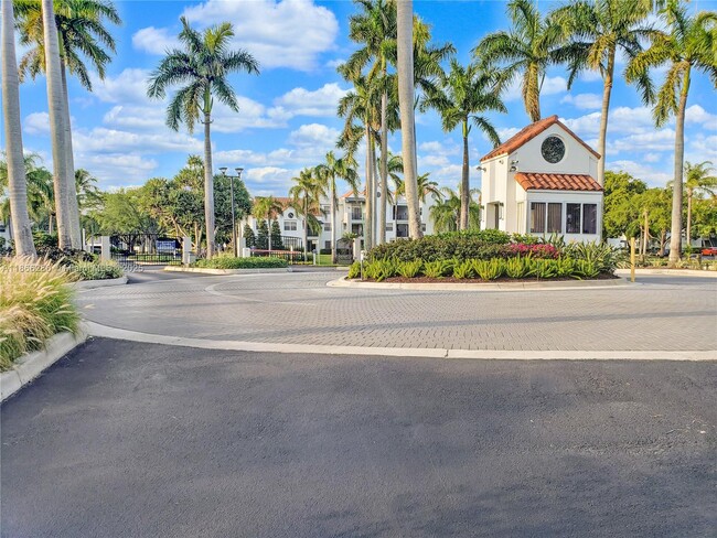 Foto del edificio - 2731 Ocean Club Blvd