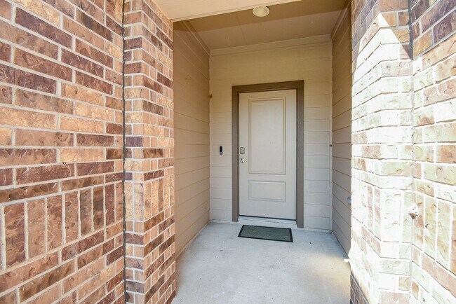 Foto del edificio - 8222 Hush Hts Dr