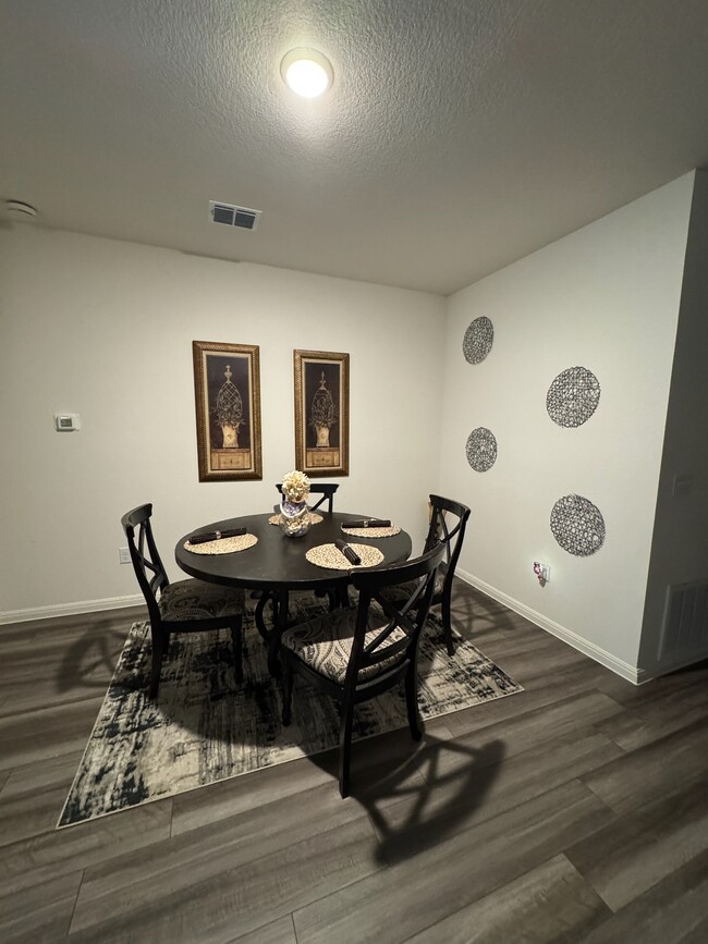 Foto del edificio - 320 Wedemeyer St