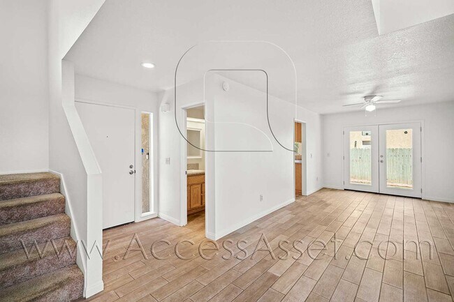 Building Photo - Spacious 2 Bed/1.5 Bath Condo In  Parkview...