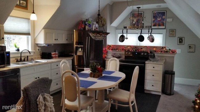 Foto del edificio - 1 br, 1 bath Apartment - 142 Pleasant Street