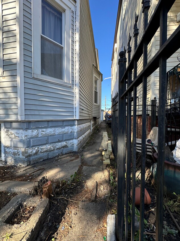 Foto del edificio - 3836 W Wabansia Ave