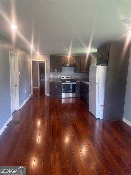 Foto del edificio - 794 N Booth Rd NW