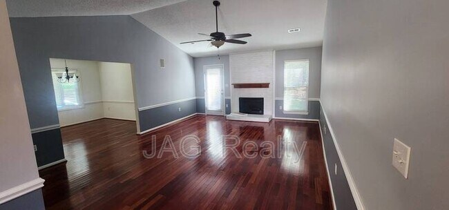 Foto del edificio - 4323 Chadwell Ln