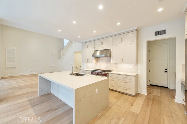 Building Photo - 114 Limone