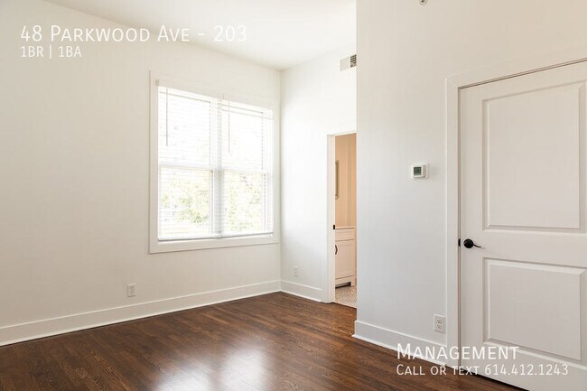 Foto del edificio - 48 Parkwood Ave
