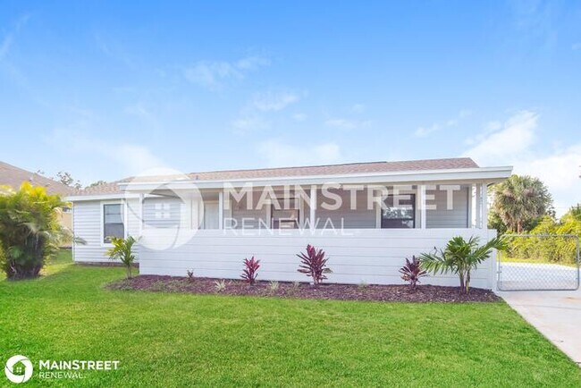 Foto del edificio - 1026 CAMDEN AVE NW, PALM BAY, FL 32907