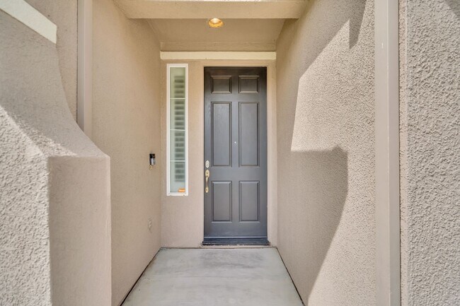 Building Photo - Exceptional Single-Story Home for Rent