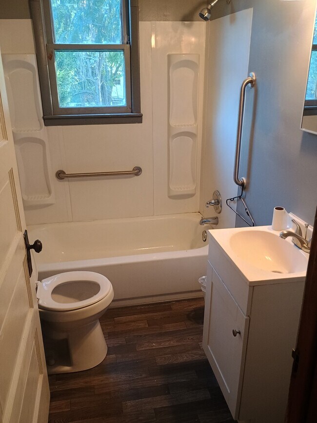 823 Smith Ave, Bedford, IN 47421 House Rental in Bedford, IN