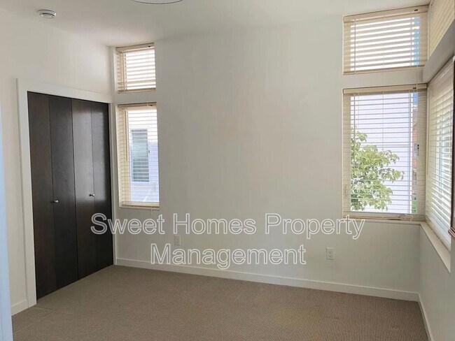 Foto del edificio - 4719 9th Ave NE