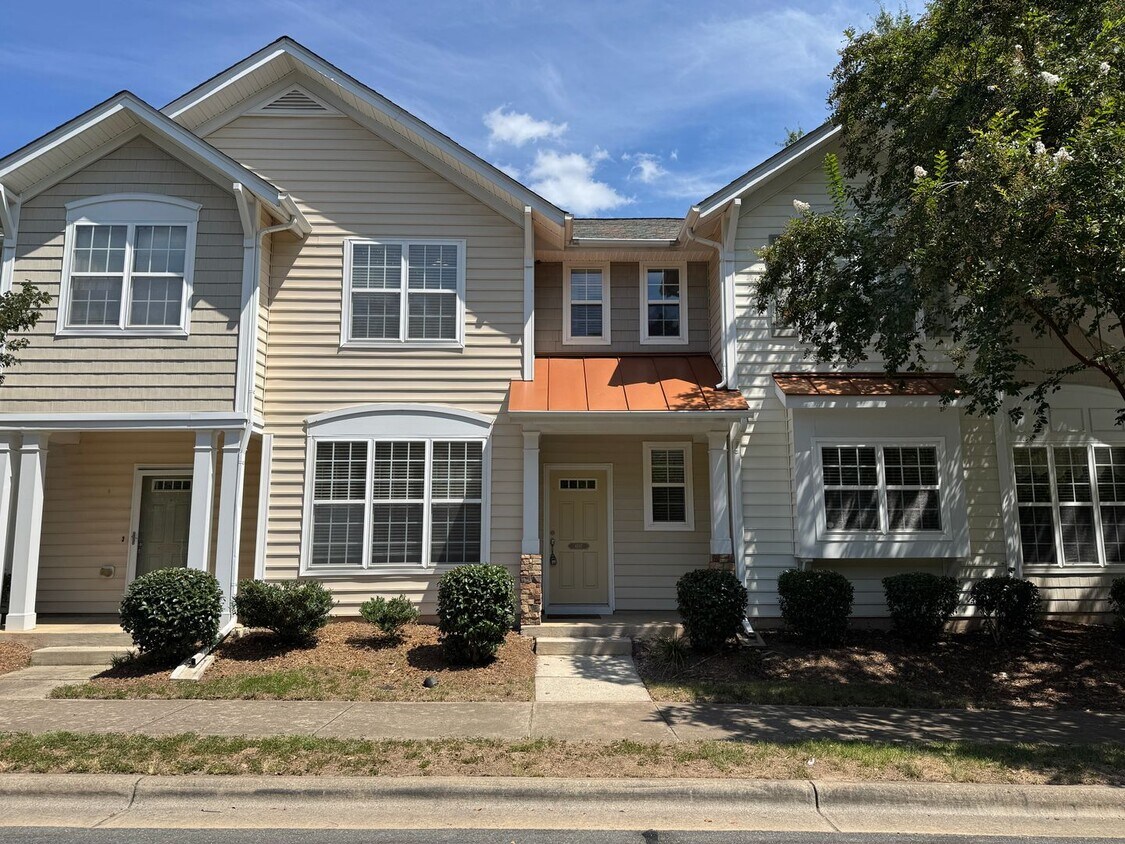 Foto principal - Spacious South Durham Townhouse!