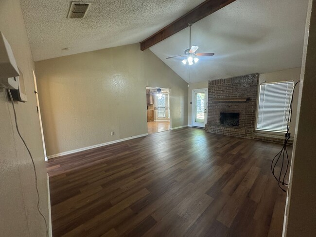 Foto del edificio - 3bdrm, 2 bath, Move In Ready! Keller ISD!