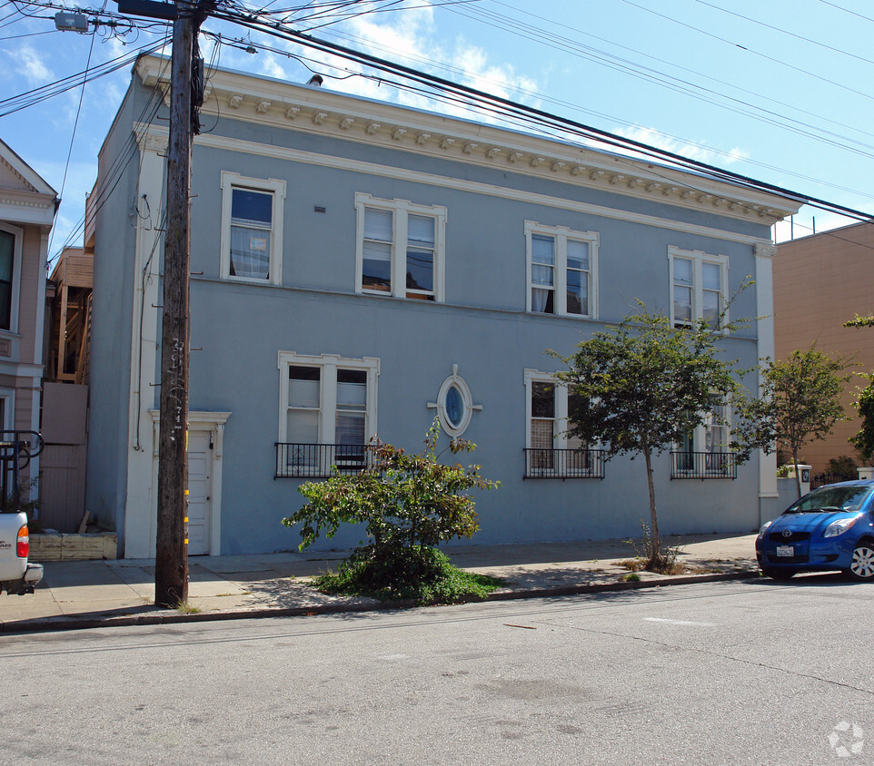 Primary Photo - 768 9th Ave