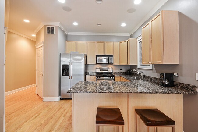 Foto del edificio - 1528 N Hudson Ave