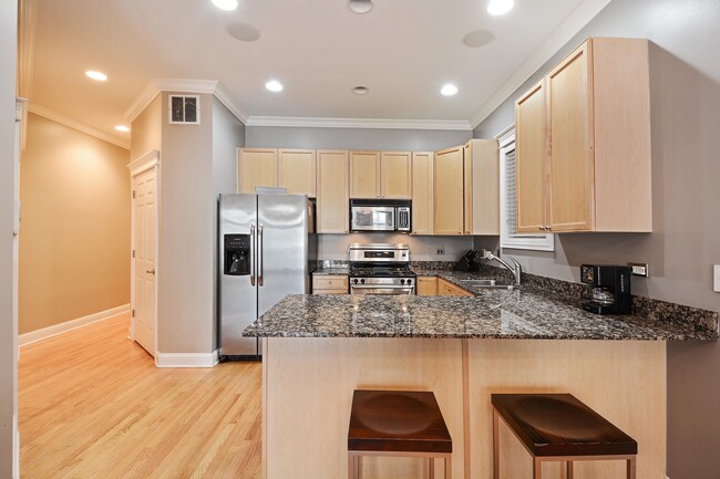 Building Photo - 1528 N Hudson Ave