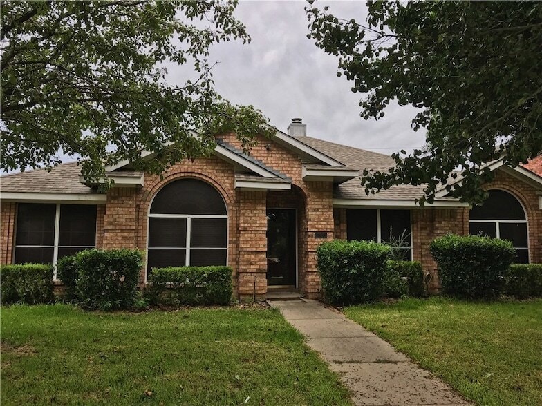 Photo - 1300 Rosewood Lane Unit