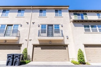 Building Photo - 35 Bonsall