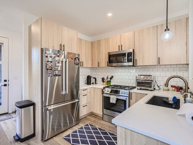 Photo - Evolve Real Estate: Gorgeous Rowhome with ...