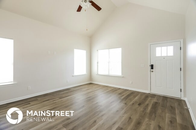 Building Photo - 213 Hampton Dr