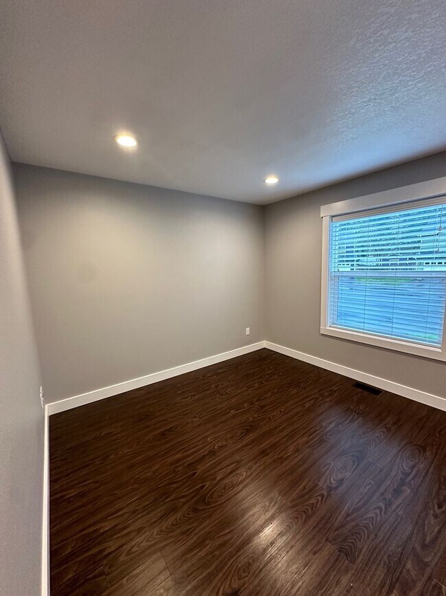Foto del edificio - 1670 Westwind Cir