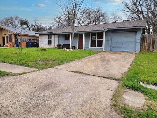 Foto del edificio - Charming 3-Bed, 1.5-Bath Home in Austin!