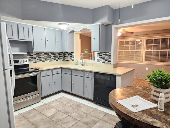 Foto del edificio - 813 64th Ave N
