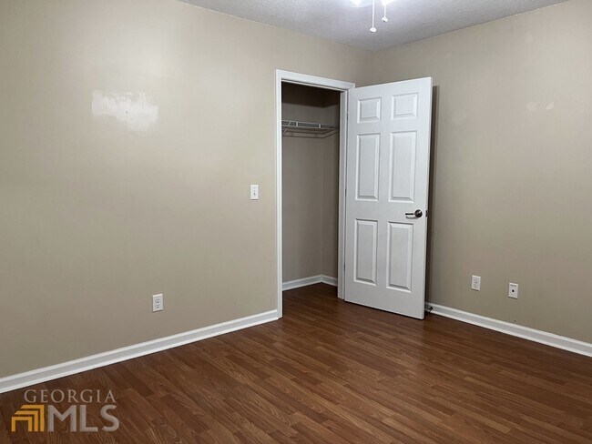 Foto del edificio - 126 Ashwood Cir