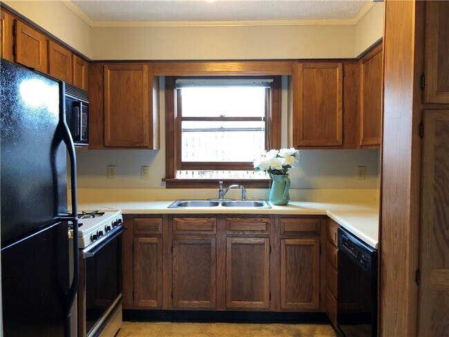 Foto del edificio - 6145 Winfield Ct