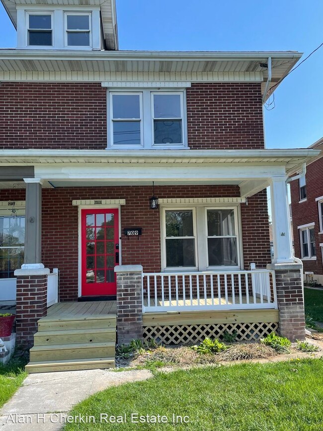 Building Photo - 4 br, 3 bath House - 709 Hellam St