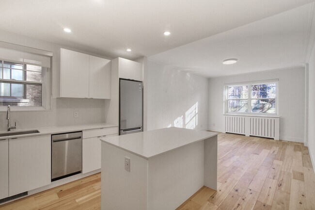 Photo du bâtiment - 4930 Queen-Mary