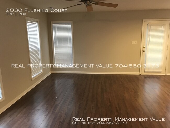 Building Photo - 2030 Flushing Ct