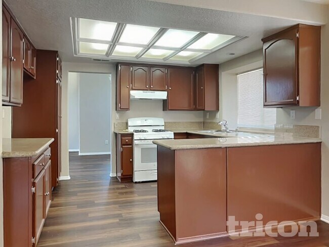 Building Photo - 44238 Gillan Ave