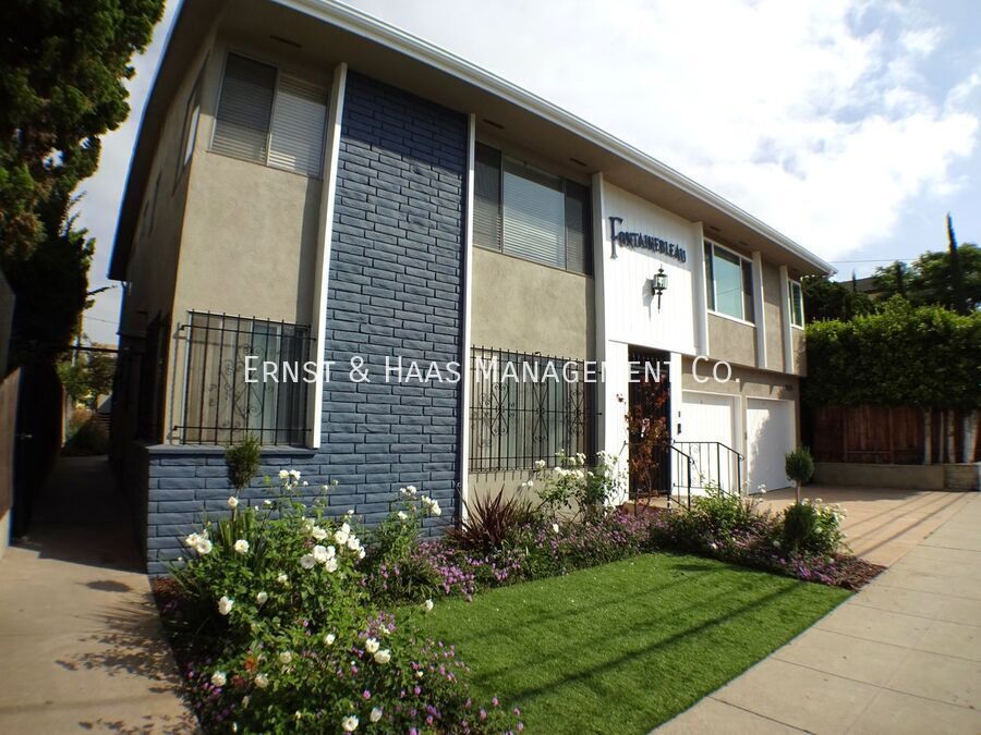 Primary Photo - Prime Coastal Living: Spacious Condo with ...