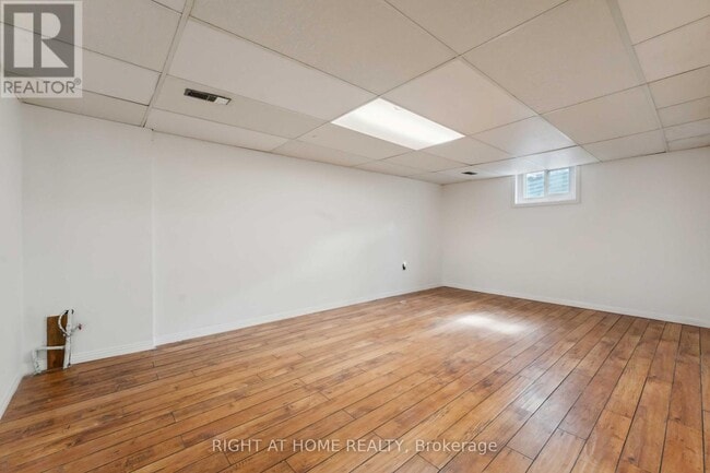 Building Photo - 2057-2057 Jasmine Crescent