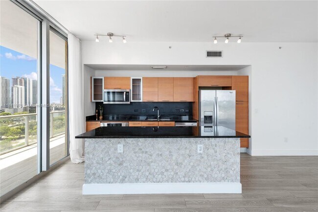 Foto del edificio - 3470 E Coast Ave
