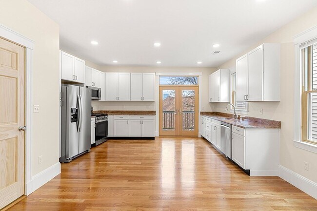 Building Photo - 144 Calumet St