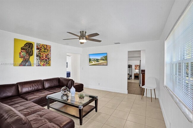 Foto del edificio - 6110 SW 38th St