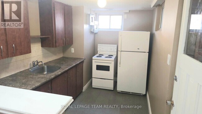Building Photo - 395 Peach Tree Ln