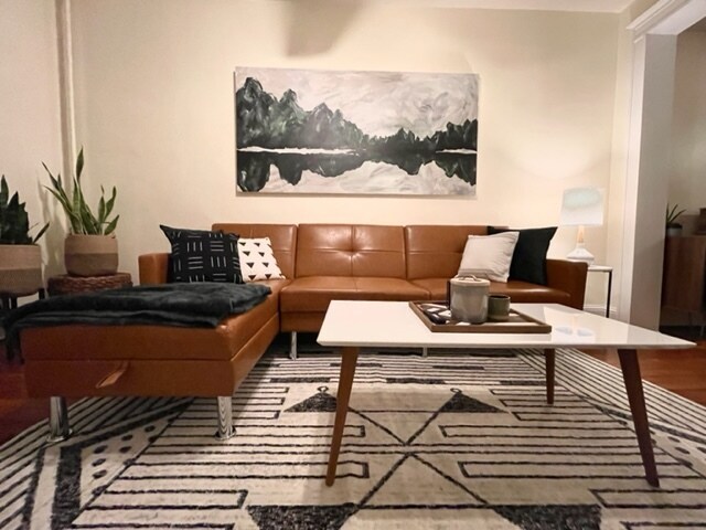 Living Room - 3528 Keswick Rd