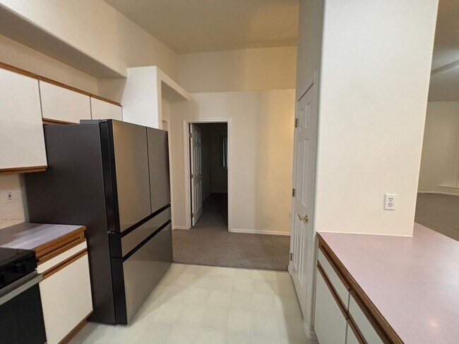 Building Photo - Spacious Pet-Friendly 3-Bedroom Duplex in Hayden