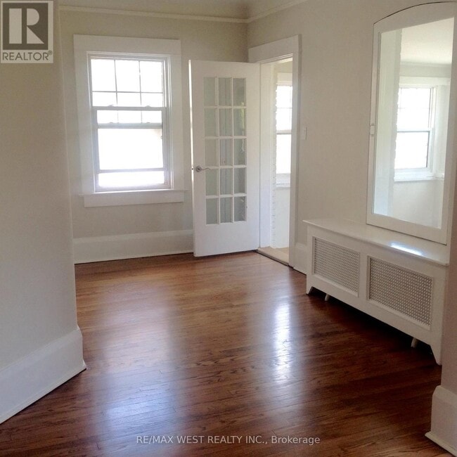 Photo du bâtiment - 2 Bryce Ave